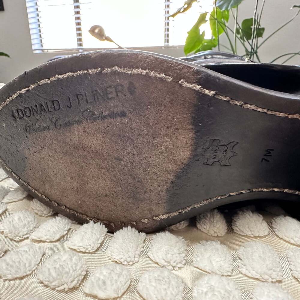 Whimsy Goth Donald J Pliner 'Devi4' Boot Black Leather Size 7M - Picture 2 of 6